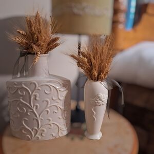 Elegant Cream Vase Set with Wheat Accents